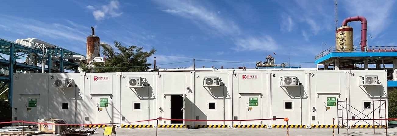 Blast-resistant modular building