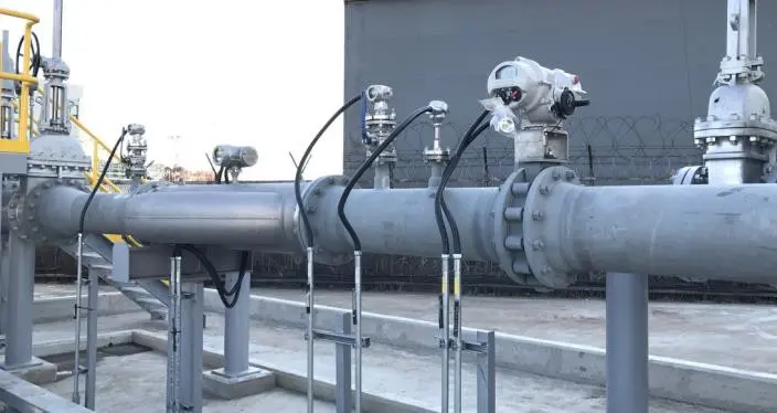 Pipeline custody-transfer flowmeter