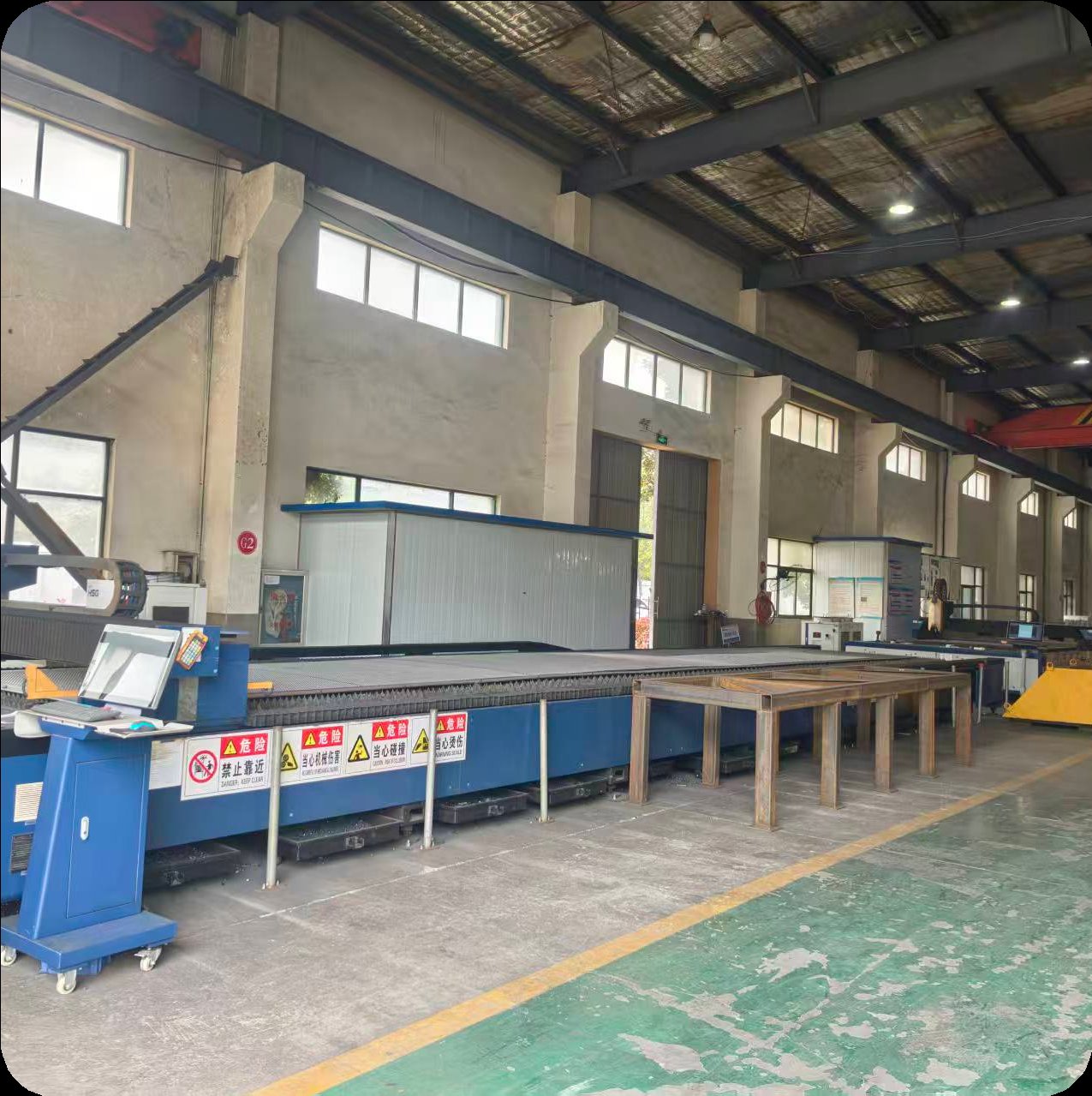 Plate preparation and cutting area