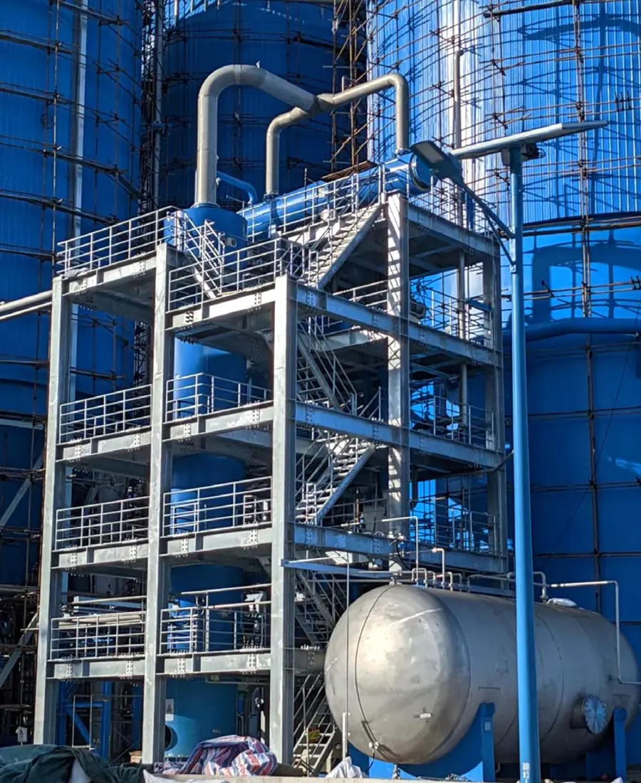 Installed modular methanol upgrading and purification system